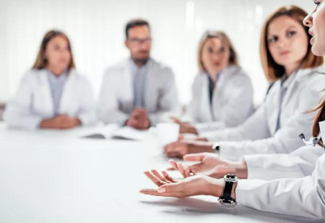 Praticiens en réunion